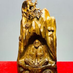 Đạt Ma Sư Tổ Ngồi Thiền Gỗ Bách Xanh
