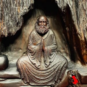 Đạt Ma Ngồi Thiền Gỗ Trắc Lũa