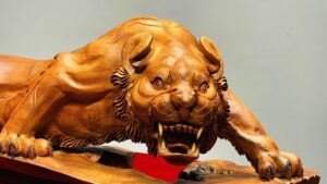 Hổ Săn Mồi Gỗ Hương