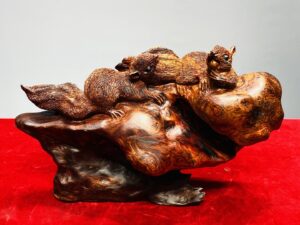 Đôi Sóc Gỗ Nu Sưa