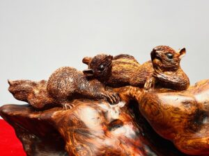 Đôi Sóc Gỗ Nu Sưa
