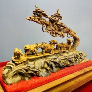 Ngũ Trâu Đứng Tùng Gỗ Hoàng Đàn