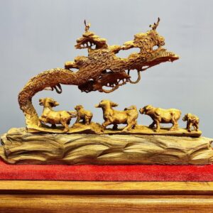 Ngũ Trâu Đứng Tùng Gỗ Hoàng Đàn