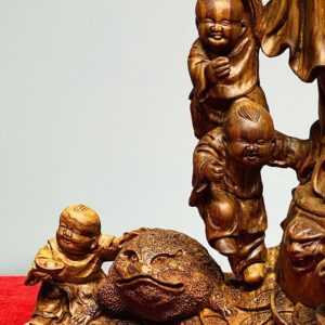 Di Lạc Ngũ Phúc vác đào đứng Long Nghê Gỗ Sưa