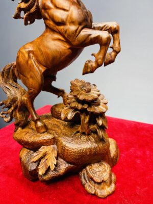 Nhất Mã Phi Thiên Gỗ Sưa