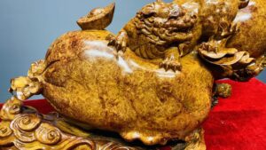 Nghê Trấn Bao Tiền Gỗ Nu Hương