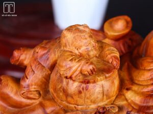 Di Lạc Nhị Tiểu Ngồi Bao Tiền Gỗ Nu Hương Ôm Đá