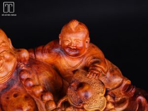 Di Lạc Nhị Tiểu Ngồi Bao Tiền Gỗ Nu Hương Ôm Đá