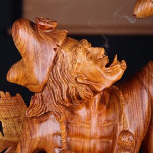 Tế Công Gỗ Hương