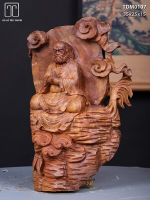 Đạt Ma Ngồi Thiền Gỗ Bách Xanh