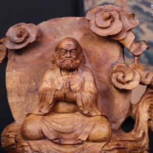 Đạt Ma Ngồi Thiền Gỗ Bách Xanh
