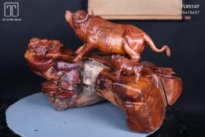 Trâu Phụ Tử Gỗ Hương Ôm Đá Tự Nhiên