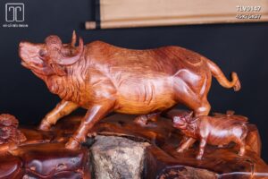 Trâu Phụ Tử Gỗ Hương Ôm Đá Tự Nhiên