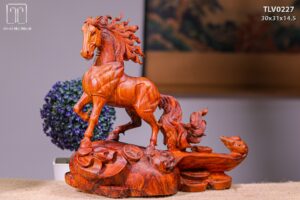 Nhất Mã Đứng Bao Tiền Cầu Gậy Như Ý Gỗ Sưa