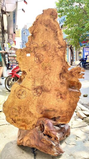 Di Lạc Ngũ Phúc Tứ Linh Vác Cành Đào Đứng Bao Tiền Gỗ Nu Hương