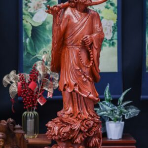 Đạt ma gỗ hương dáng đứng