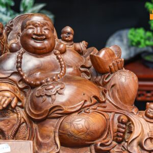 Di lạc nằm gỗ hương