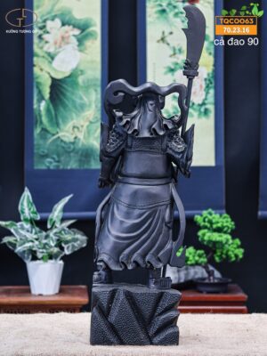 Quan công gỗ mun