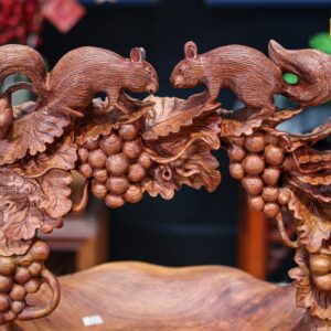 Giỏ nho sóc hương đá