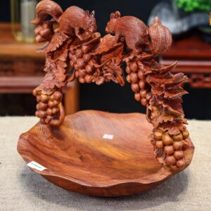 Giỏ nho sóc hương đá
