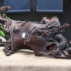 Rồng gỗ trắc