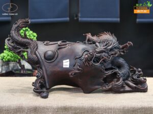 Rồng gỗ trắc