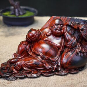 Di lạc dáng nằm gỗ trắc