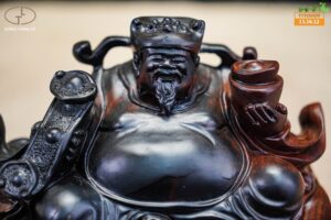 Thần tài để oto gỗ trắc