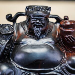 Thần tài để oto gỗ trắc