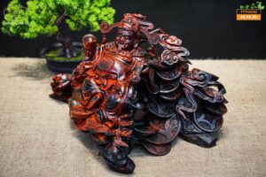 Thần tài gỗ trắc đỏ đen