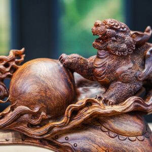 Tam nghê gỗ sưa