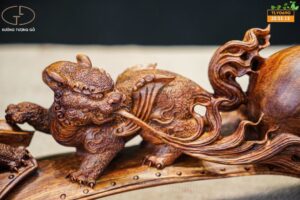 Tam nghê gỗ sưa