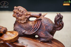 Tam nghê gỗ sưa