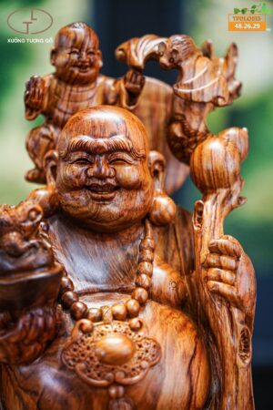 Di lạc đứng gỗ sưa