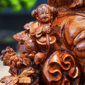 Di lạc đứng gỗ sưa