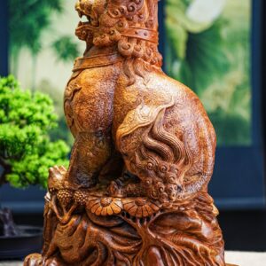 Lân sư gỗ hương  ( trái + phai )