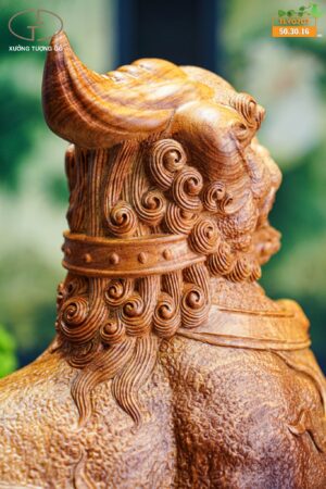 Lân sư gỗ hương  ( trái + phai )