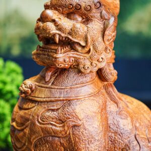 Lân sư gỗ hương  ( trái + phai )