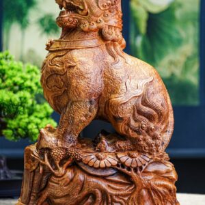 Lân sư gỗ hương  ( trái + phai )