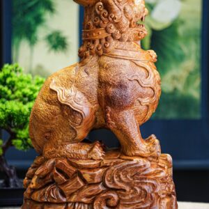 Lân sư gỗ hương  ( trái + phai )