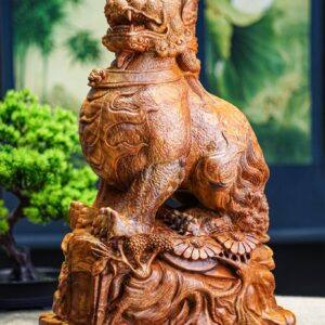 Lân sư gỗ hương  ( trái + phai )