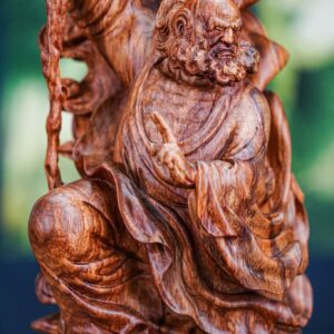 Đạt ma múa võ gỗ sưa