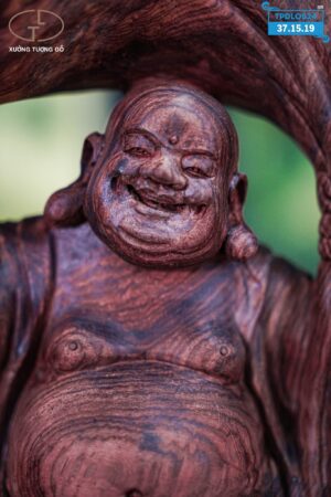 Di lạc đáng đứng