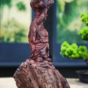 Di lạc đáng đứng