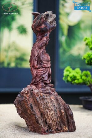 Di lạc đáng đứng