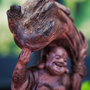 Di lạc đáng đứng