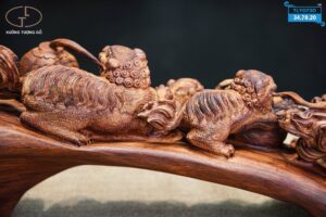 Cầu lân sư gỗ sưa