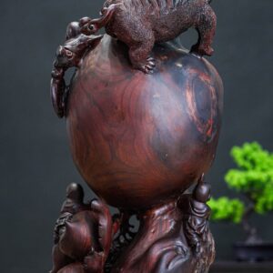 Di lạc ngồi gỗ nu trắc