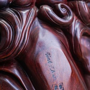 Quan công chống đao gỗ tử đàn