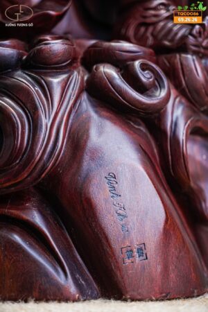 Quan công chống đao gỗ tử đàn
